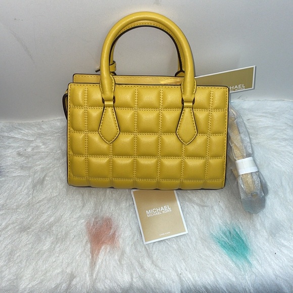 NWT Michael Kors ‘Sheila’ Small Center Zip Non-Leather Satchel - Picture 2 of 14